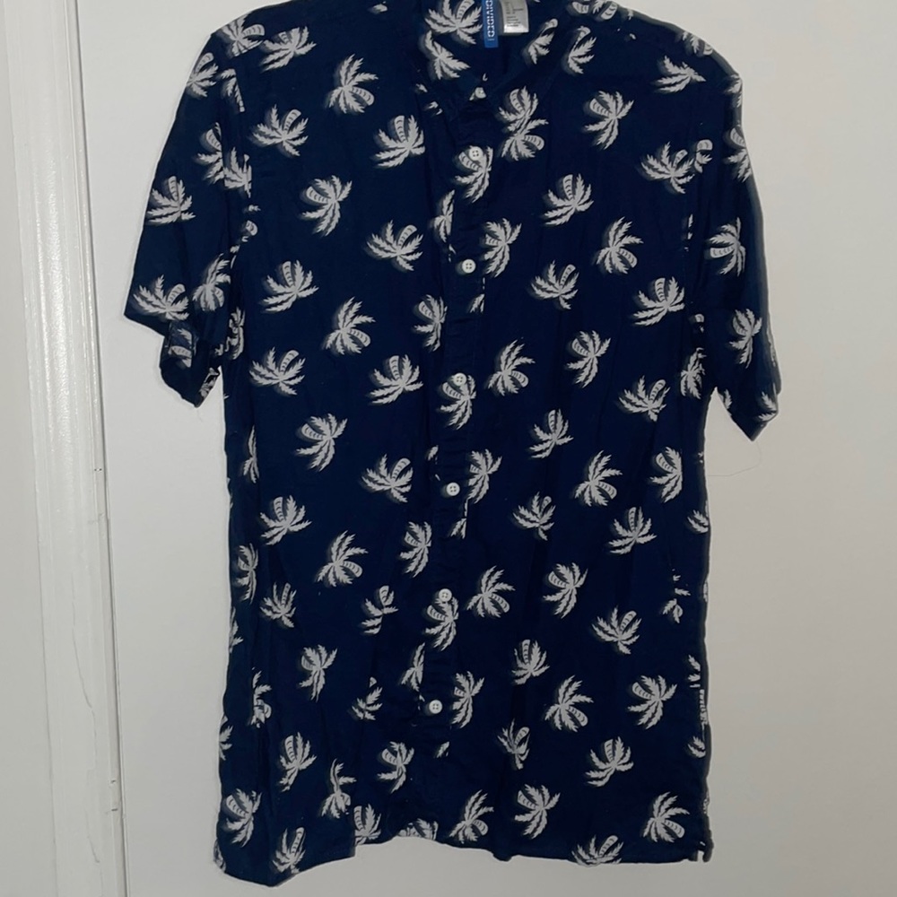 Large H&M Hawaiian Palm Tree Button Up